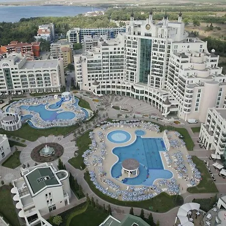 Aparthotel Апартамент В Сънсет Ризорт Фемили